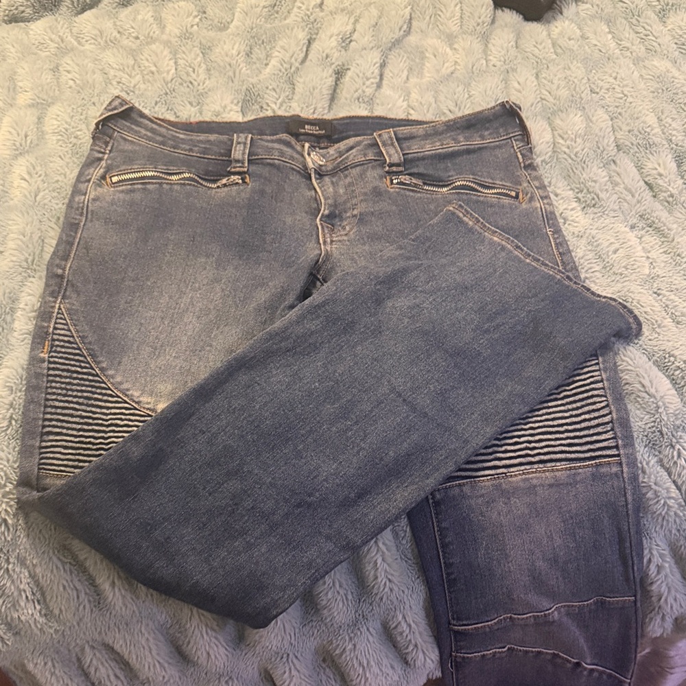 BECCA Women's Faded Blue Skinny Jeans - like new